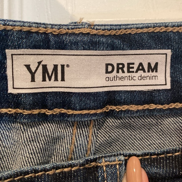 NWOT- YMI DREAM  DISTRESSED MOM JEANS RIPS & WHISKERS SIZE 9/29 - Picture 7 of 7